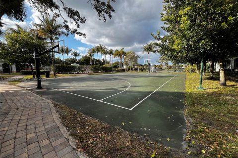 Купить таунхаус в Ривьера-Бич, Флорида 5 комнат, 111.39м2, № 2026452 - фото 29