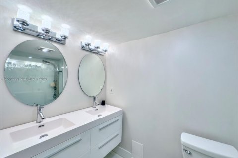 Снять в аренду кондоминиум в Халландейл-Бич, Флорида 2 спальни, 115.94м2, № 2066448 - фото 15