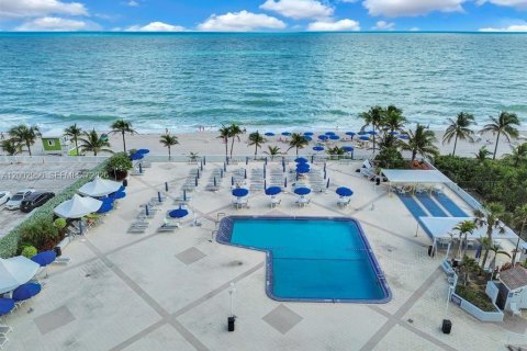 Снять в аренду кондоминиум в Халландейл-Бич, Флорида 2 спальни, 115.94м2, № 2066448 - фото 28