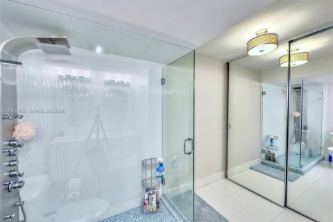 Снять в аренду кондоминиум в Халландейл-Бич, Флорида 2 спальни, 115.94м2, № 2066448 - фото 14