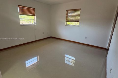 Casa en alquiler en Miami, Florida, 2 dormitorios, 308.06 m2 № 1924990 - foto 17