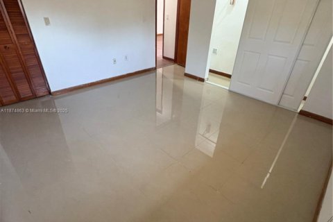 Casa en alquiler en Miami, Florida, 2 dormitorios, 308.06 m2 № 1924990 - foto 19