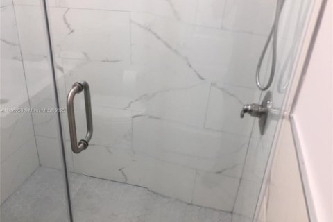 Снять в аренду квартиру в Корал-Гейблс, Флорида 1 спальня, 64.1м2, № 1946180 - фото 19