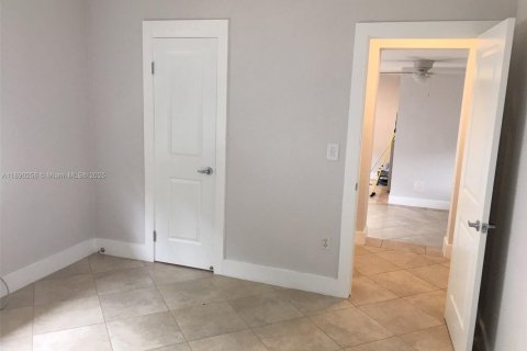Снять в аренду квартиру в Корал-Гейблс, Флорида 1 спальня, 64.1м2, № 1946180 - фото 13