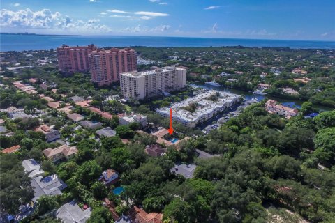 Снять в аренду квартиру в Корал-Гейблс, Флорида 1 спальня, 64.1м2, № 1946180 - фото 2