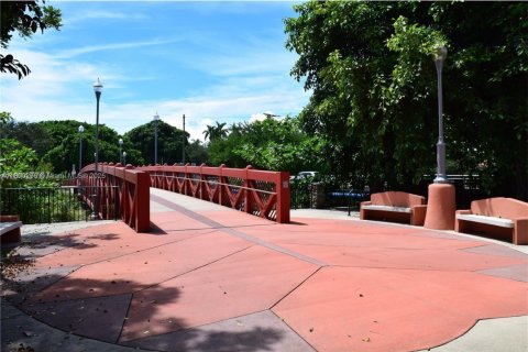 Снять в аренду квартиру в Корал-Гейблс, Флорида 1 спальня, 64.1м2, № 1946180 - фото 29