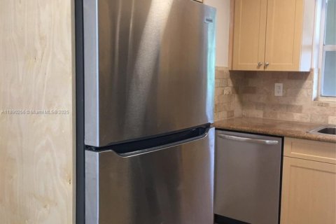 Снять в аренду квартиру в Корал-Гейблс, Флорида 1 спальня, 64.1м2, № 1946180 - фото 9