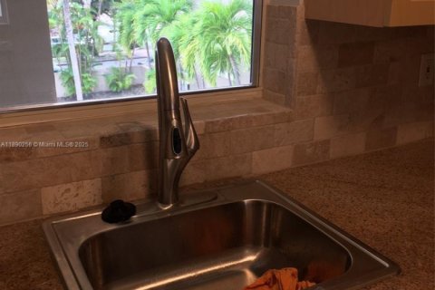 Снять в аренду квартиру в Корал-Гейблс, Флорида 1 спальня, 64.1м2, № 1946180 - фото 12