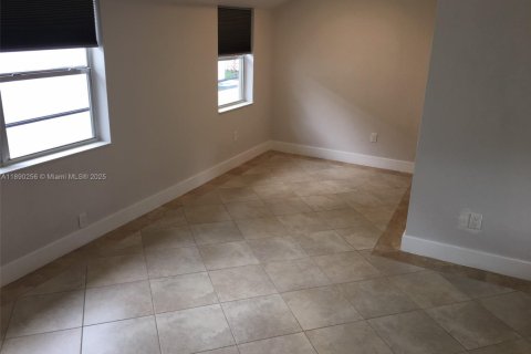 Снять в аренду квартиру в Корал-Гейблс, Флорида 1 спальня, 64.1м2, № 1946180 - фото 5