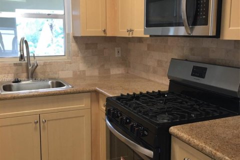 Снять в аренду квартиру в Корал-Гейблс, Флорида 1 спальня, 64.1м2, № 1946180 - фото 8