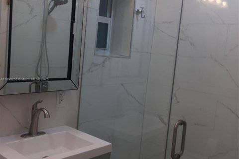 Снять в аренду квартиру в Корал-Гейблс, Флорида 1 спальня, 64.1м2, № 1946180 - фото 17