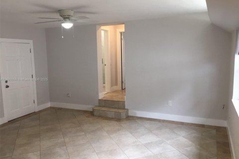 Снять в аренду квартиру в Корал-Гейблс, Флорида 1 спальня, 64.1м2, № 1946180 - фото 3