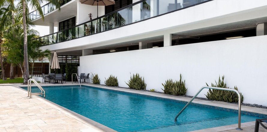 Condominio en Fort Lauderdale, Florida, 3 dormitorios  № 1151753
