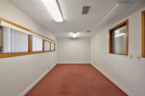Propiedad comercial en alquiler en Leesburg, Florida, 187.01 m2 № 1581924 - foto 9
