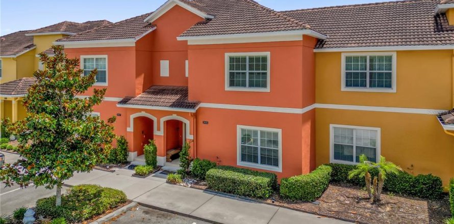 Adosado en Kissimmee, Florida 4 dormitorios, 176.7 m2 № 2119155