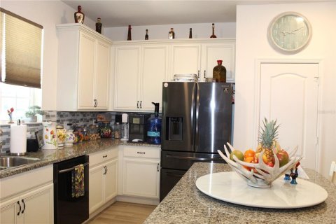 Townhouse in Windermere, Florida 3 bedrooms, 197.7 sq.m. № 1719544 - photo 11