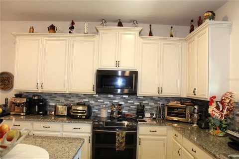 Townhouse in Windermere, Florida 3 bedrooms, 197.7 sq.m. № 1719544 - photo 12