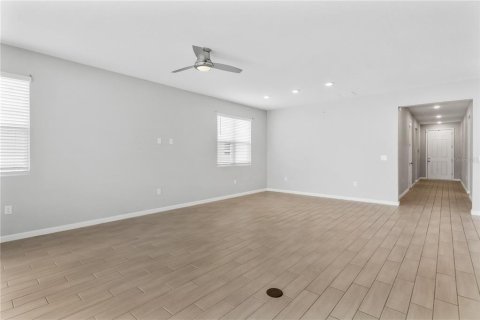 Villa ou maison à vendre à Okahumpka, Floride: 4 chambres, 192.77 m2 № 1602031 - photo 5