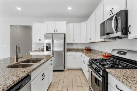 Villa ou maison à vendre à Okahumpka, Floride: 4 chambres, 192.77 m2 № 1602031 - photo 15