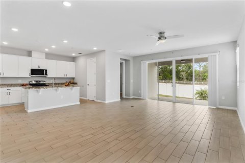 Villa ou maison à vendre à Okahumpka, Floride: 4 chambres, 192.77 m2 № 1602031 - photo 7