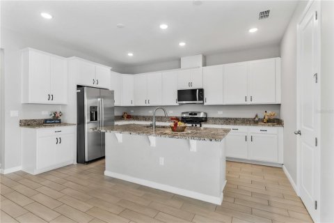 Villa ou maison à vendre à Okahumpka, Floride: 4 chambres, 192.77 m2 № 1602031 - photo 12
