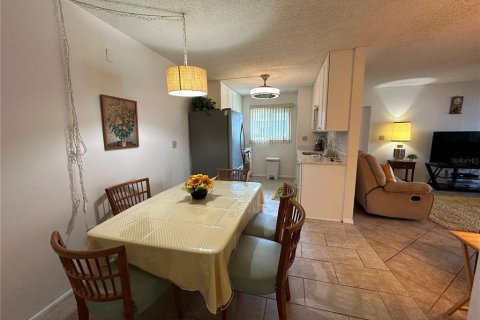 Condo in Sarasota, Florida, 2 bedrooms  № 2213095 - photo 12
