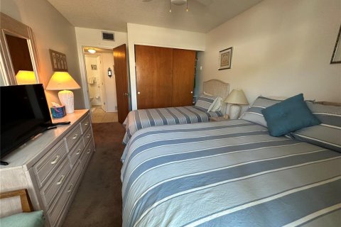 Condo in Sarasota, Florida, 2 bedrooms  № 2213095 - photo 9