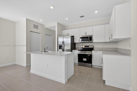 Touwnhouse à louer à Miami, Floride: 4 chambres № 2081402 - photo 6