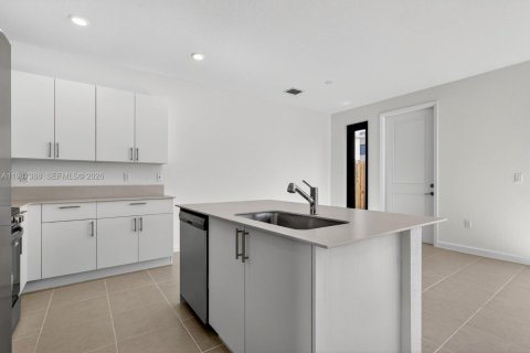 Touwnhouse à louer à Miami, Floride: 4 chambres № 2081402 - photo 7