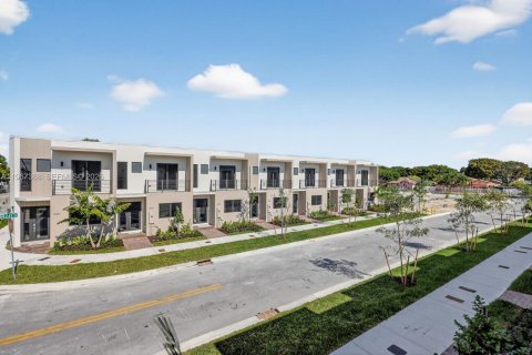 Touwnhouse à louer à Miami, Floride: 4 chambres № 2081402 - photo 2