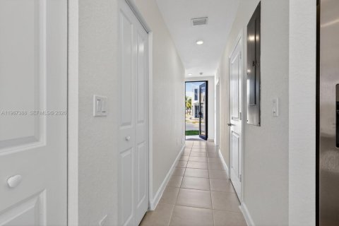 Touwnhouse à louer à Miami, Floride: 4 chambres № 2081402 - photo 5