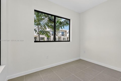 Touwnhouse à louer à Miami, Floride: 4 chambres № 2081402 - photo 9