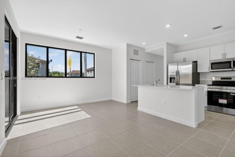 Touwnhouse à louer à Miami, Floride: 4 chambres № 2081402 - photo 8