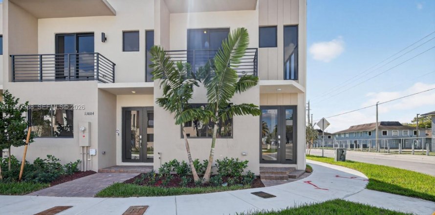 Touwnhouse à Miami, Floride 4 chambres № 2081402