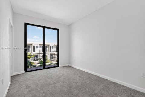 Touwnhouse à louer à Miami, Floride: 4 chambres № 2081402 - photo 17