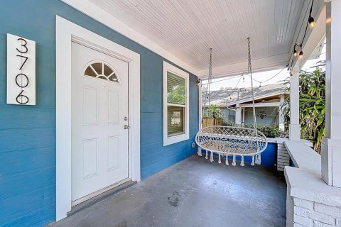 Casa en venta en Tampa, Florida, 2 dormitorios, 94.39 m2 № 1835571 - foto 2