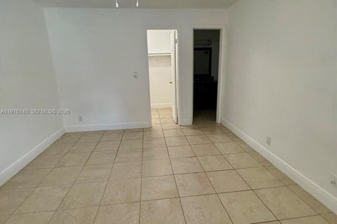 Apartment in Sunrise, Florida 2 bedrooms, 67.91 sq.m. № 2040490 - photo 6