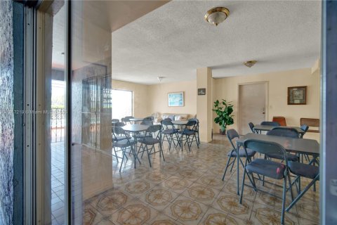 Condo in Miami, Florida, 2 bedrooms  № 1881629 - photo 23