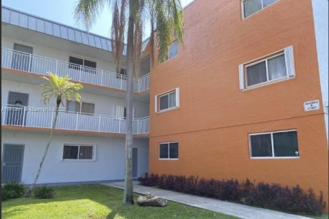 Copropriété à louer à Miami, Floride: 2 chambres, 78.04 m2 № 1965849 - photo 3