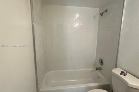 Copropriété à louer à Miami, Floride: 2 chambres, 78.04 m2 № 1965849 - photo 8