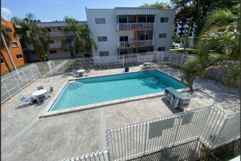 Copropriété à louer à Miami, Floride: 2 chambres, 78.04 m2 № 1965849 - photo 9