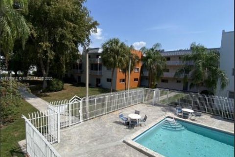 Copropriété à louer à Miami, Floride: 2 chambres, 78.04 m2 № 1965849 - photo 15