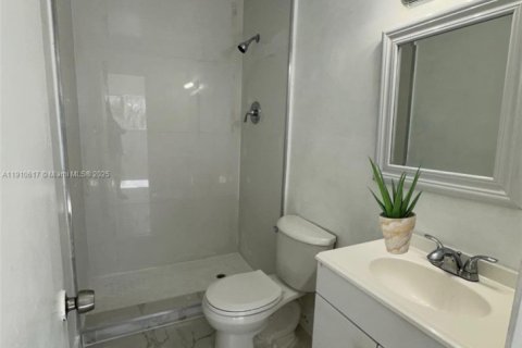 Copropriété à louer à Miami, Floride: 2 chambres, 78.04 m2 № 1965849 - photo 6
