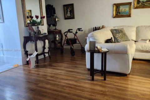 Copropriété à vendre à Miami, Floride: 2 chambres, 124.49 m2 № 2004896 - photo 8