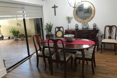 Copropriété à vendre à Miami, Floride: 2 chambres, 124.49 m2 № 2004896 - photo 6