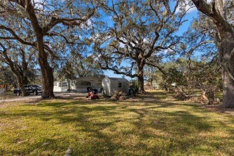 House in Plant City, Florida 4 bedrooms, 169.83 sq.m. № 1844943 - photo 11