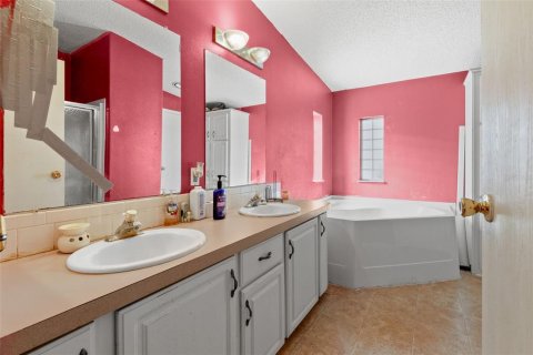 House in Plant City, Florida 4 bedrooms, 169.83 sq.m. № 1844943 - photo 22