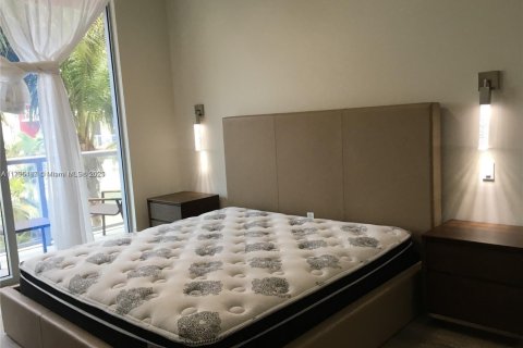 Condo in Hollywood, Florida, 1 bedroom  № 1860981 - photo 9