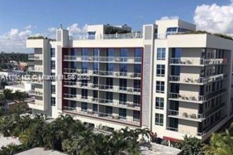 Condo in Hollywood, Florida, 1 bedroom  № 1860981 - photo 2