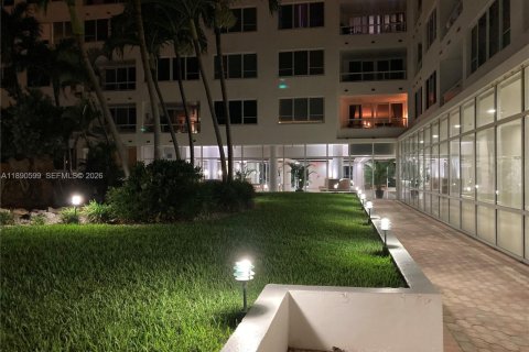 Condominio en alquiler en Miami Beach, Florida, 1 dormitorio, 95.32 m2 № 2079212 - foto 13